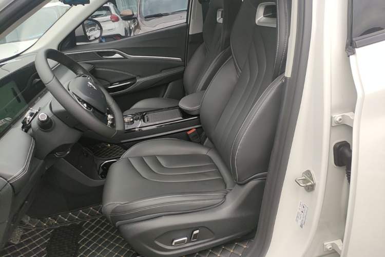Used NETA U 2021 Pro 400 Cruiser Edition Left Front Seat