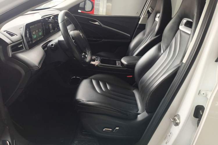Used NETA U 2021 Pro 400 Cruiser Edition Left Front Seat