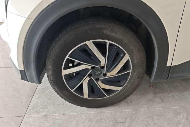 Used NETA U 2021 Pro 400 Premium Driving Edition Left Front Wheel Hub