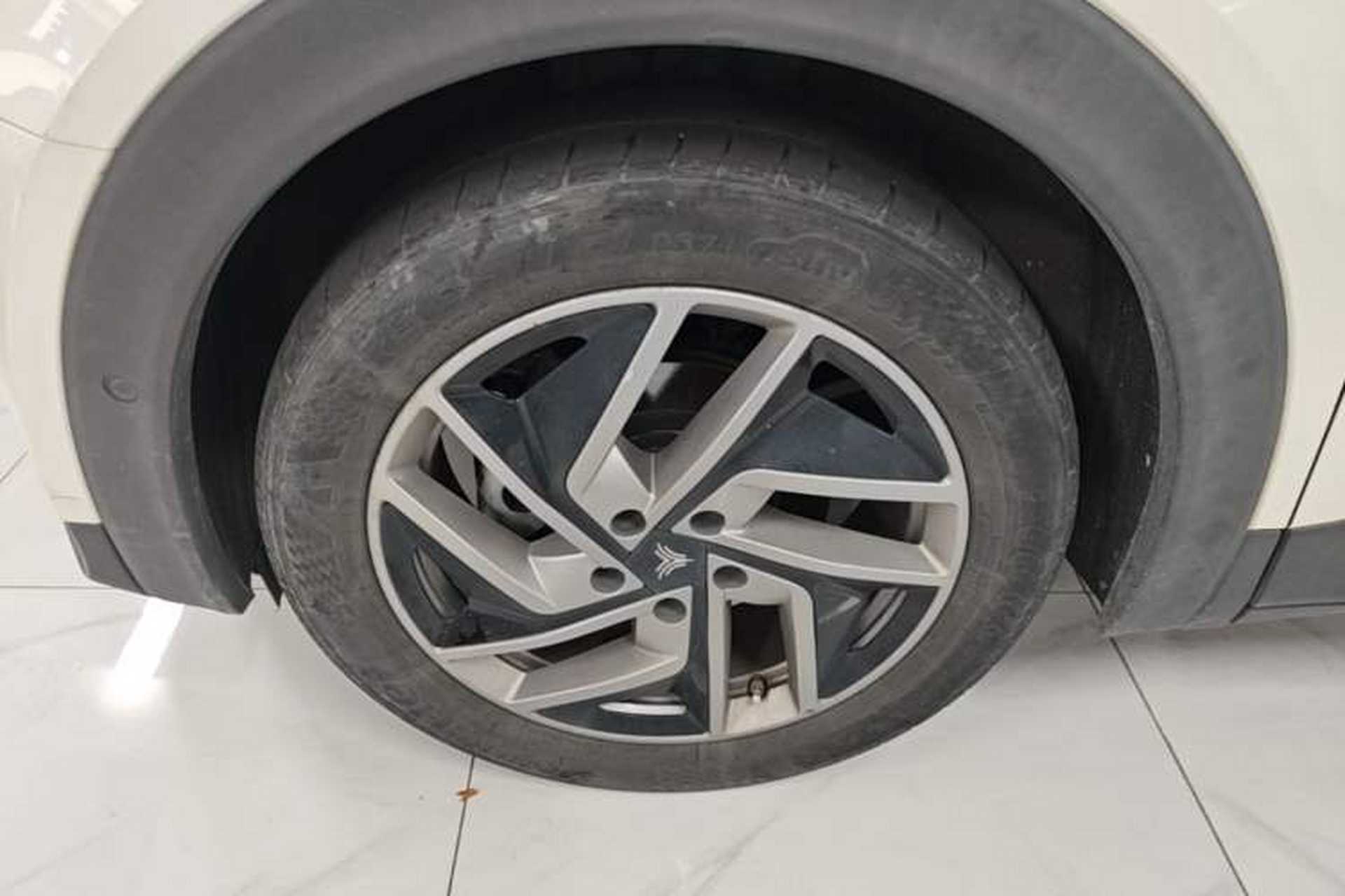 Used NETA U 2021 Pro 500 Lunar Edition Left Front Wheel Hub