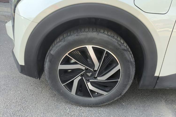 Used NETA U 2021 Revised Pro 400 Premium Driving Edition Left Front Wheel Hub