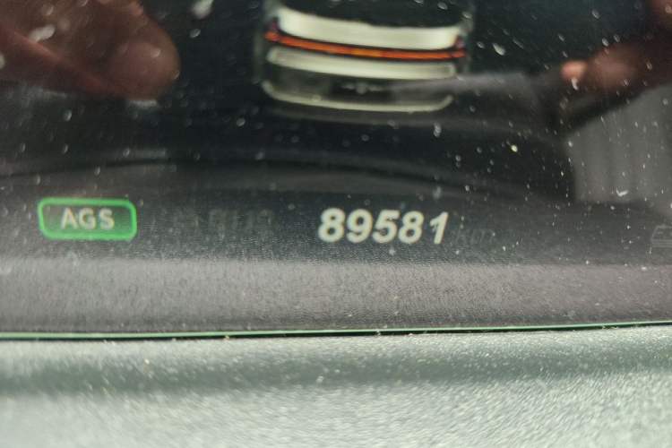 Used NETA U 2021 Pro 610 Fire-Seeking Edition Odometer Close Up