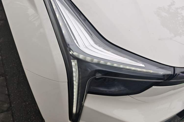 Used NETA U 2021 Pro 400 Industry Custom Edition Right Front Headlight