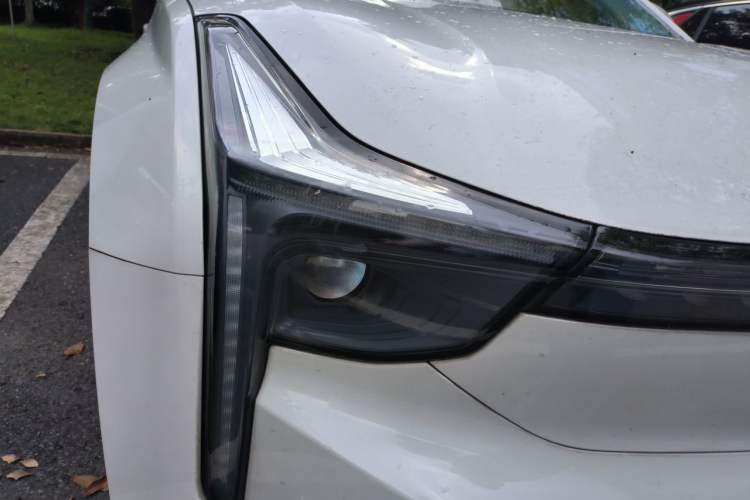 Used NETA U 2021 Pro 500 Lunar Edition Right Front Headlight