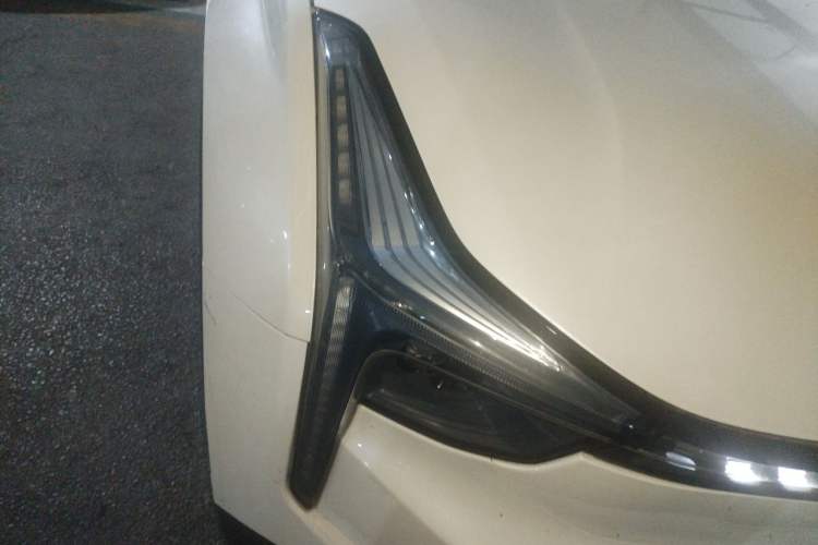 Used NETA U 2021 Pro 400 Cruiser Edition Right Front Headlight