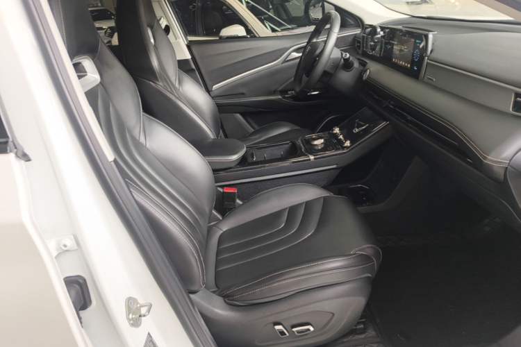 Used NETA U 2021 Pro 400 Cruiser Edition Right Front Seat