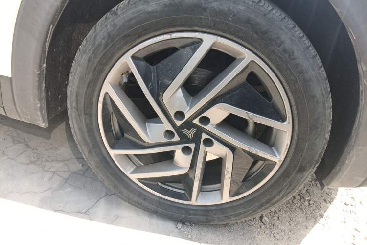 Used NETA U 2021 Pro 500 Lunar Edition Right Front Wheel Hub