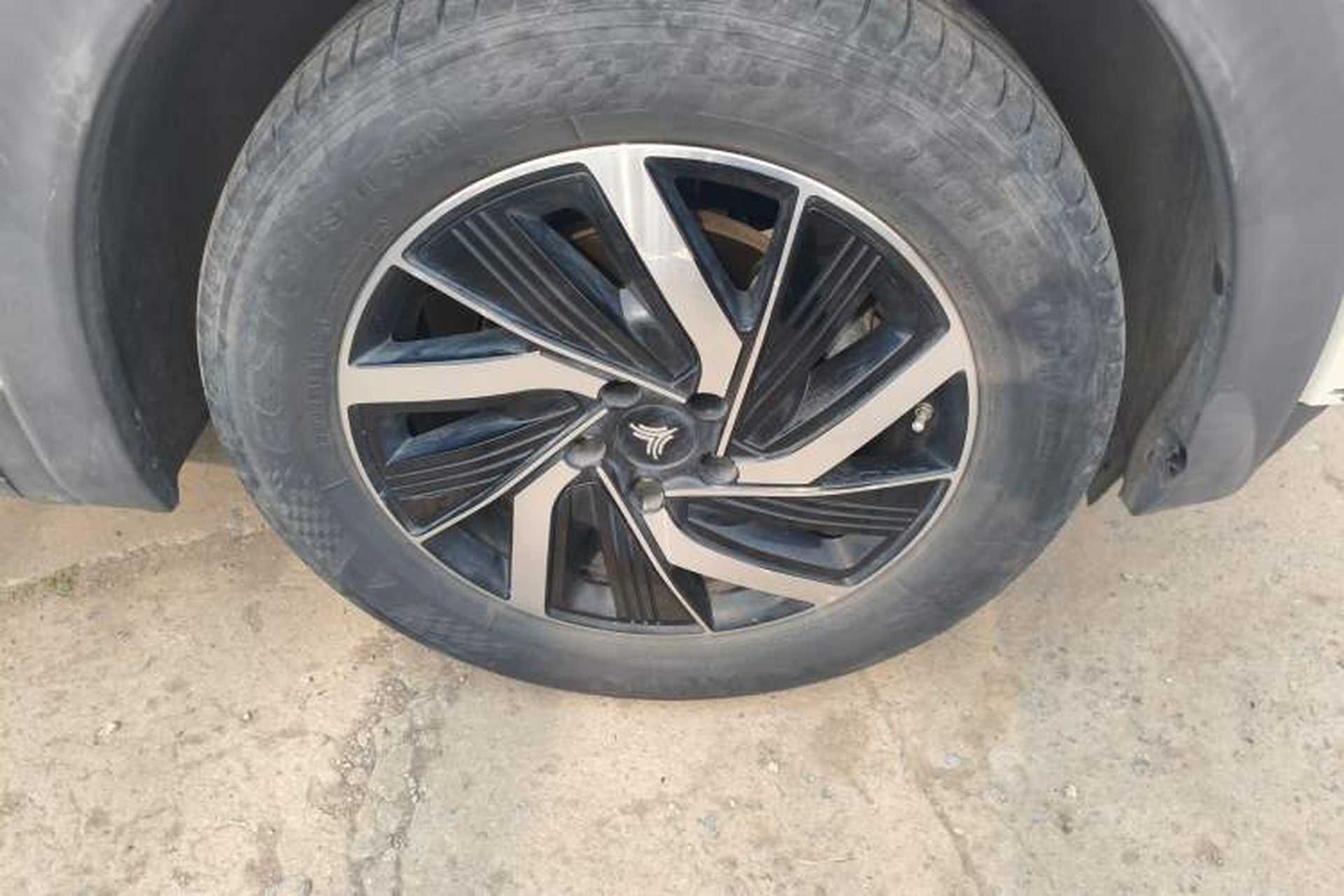 Used NETA U 2021 Pro 400 Cruiser Edition Right Front Wheel Hub