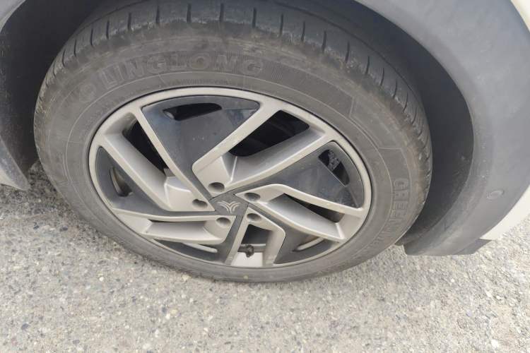 Used NETA U 2021 Pro 500 Lunar Edition Right Front Wheel Hub