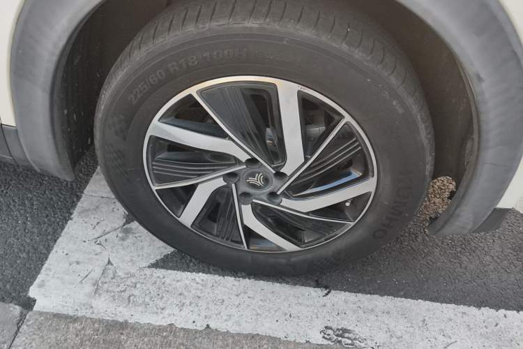 Used NETA U 2021 Pro 400 Cruiser Edition Right Front Wheel Hub