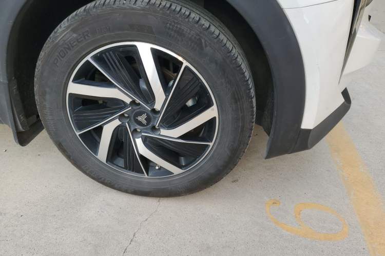 Used NETA U 2021 Pro 400 Cruiser Edition Right Front Wheel Hub