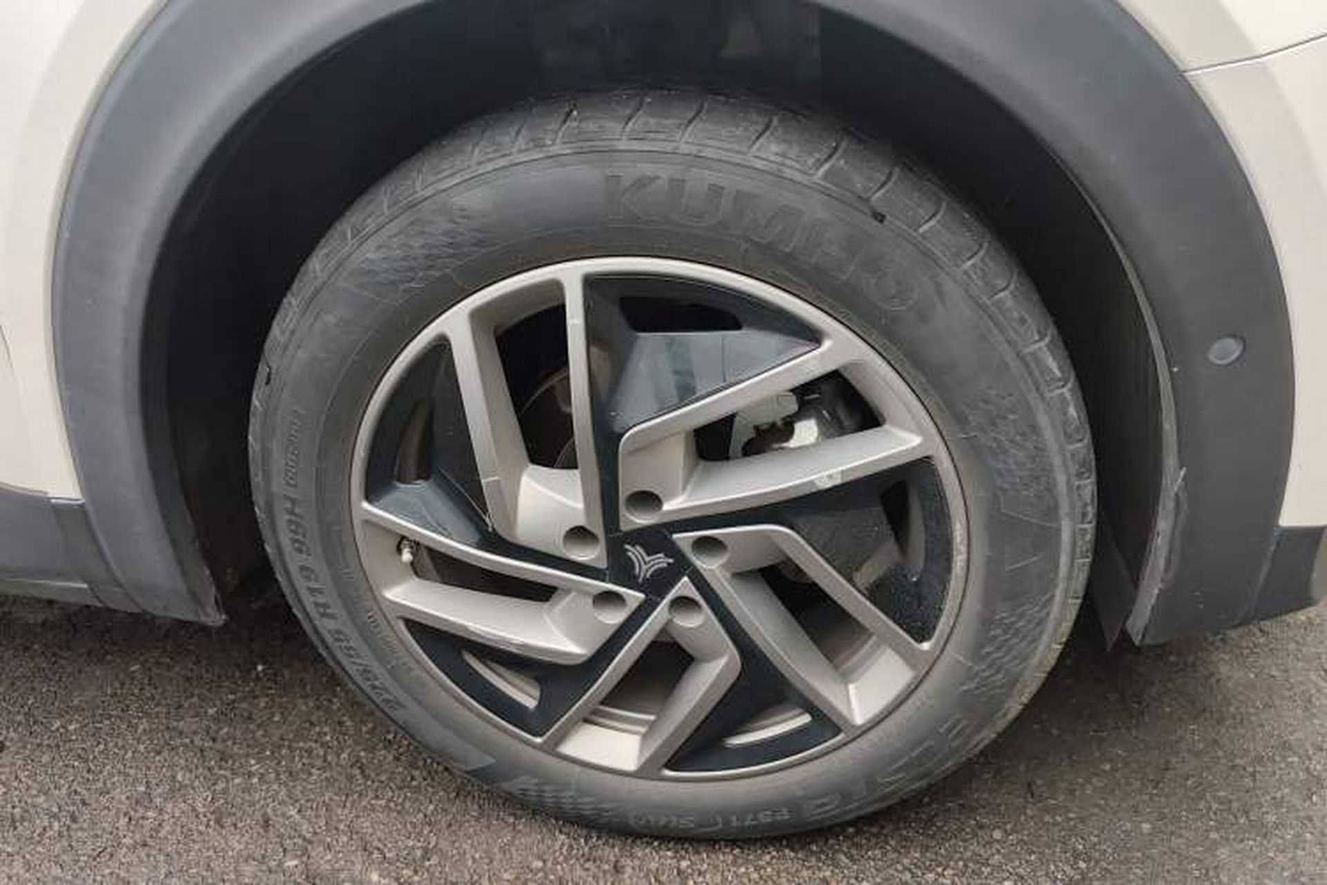 Used NETA U 2021 Pro 500 Lunar Edition Right Front Wheel Hub