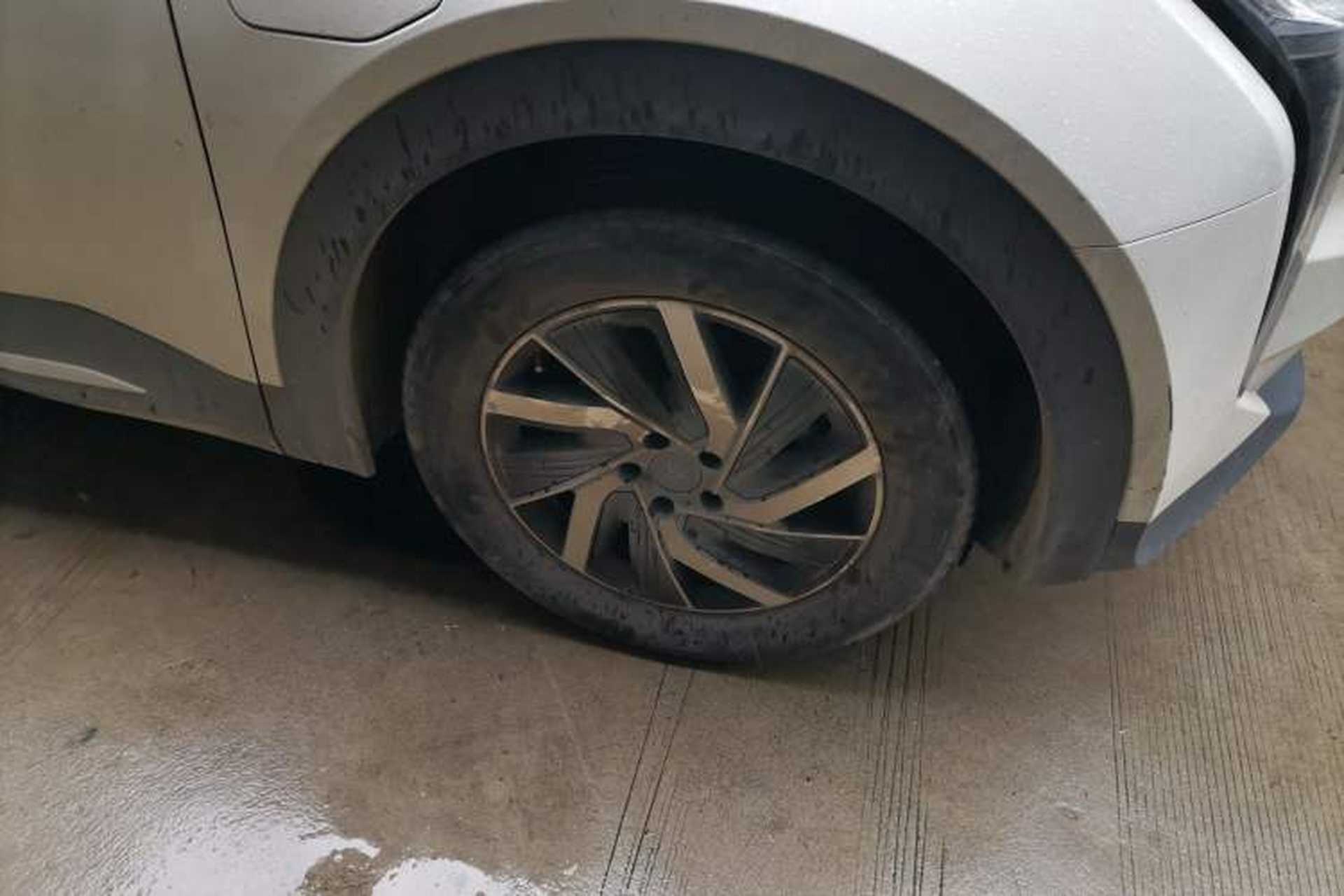 Used NETA U 2021 Pro 400 Cruiser Edition Right Front Wheel Hub