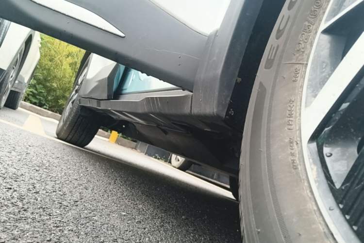 Used NETA U 2021 Pro 500 Global Edition Right Side Sill