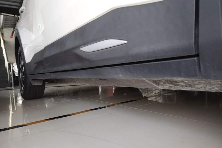 Used NETA U 2021 Pro 500 Lunar Edition Right Side Sill