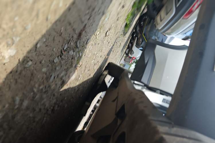 Used NETA U 2021 Pro 500 Global Edition Right Side Sill