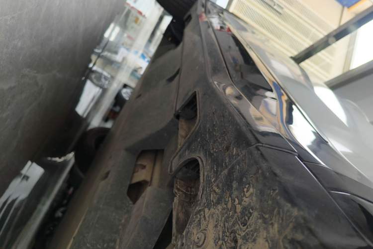 Used NETA U 2021 Pro 400 Cruiser Edition Right Side Sill