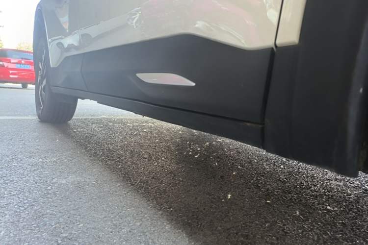 Used NETA U 2021 Revised Pro 400 Premium Driving Edition Right Side Sill