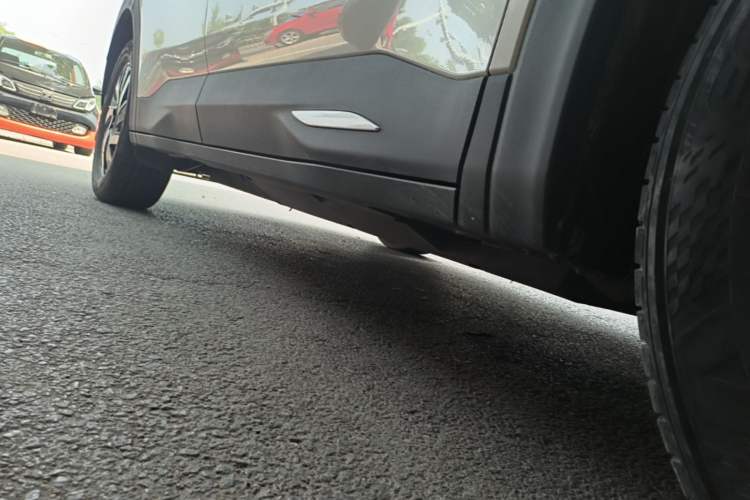 Used NETA U 2021 Revised Pro 400 Premium Driving Edition Right Side Sill