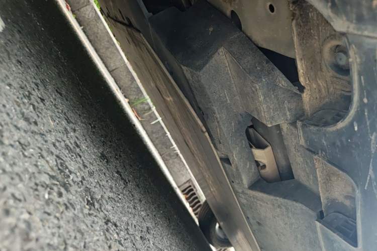 Used NETA U 2022 Zhi400 Pro Lithium Iron Phosphate Chassis Front Left