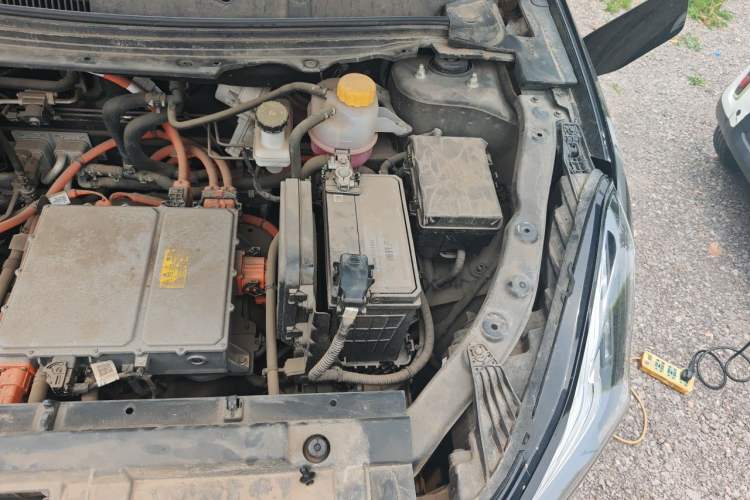Used NETA U 2022 NETA U-Ⅱ 610 Ternary Lithium Engine Bay Left