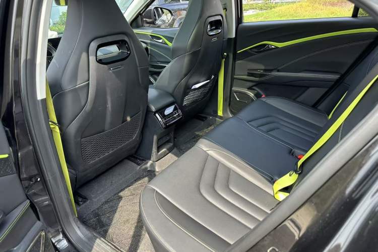 Used NETA U 2022 NETA U-Ⅱ 400 Lite Lithium Iron Phosphate Left Rear Seat