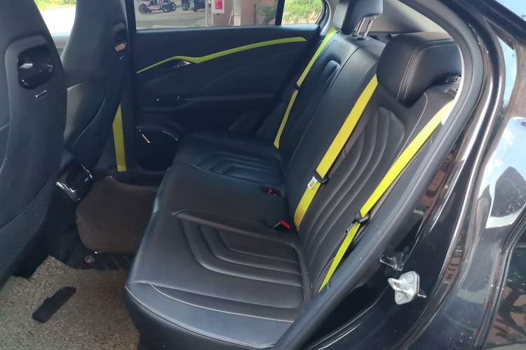 Used NETA U 2022 NETA U-Ⅱ 400 Lite Lithium Iron Phosphate Left Rear Seat