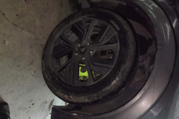 Used NETA U 2022 NETA U-Ⅱ 500 Lithium Iron Phosphate Right Front Wheel Hub