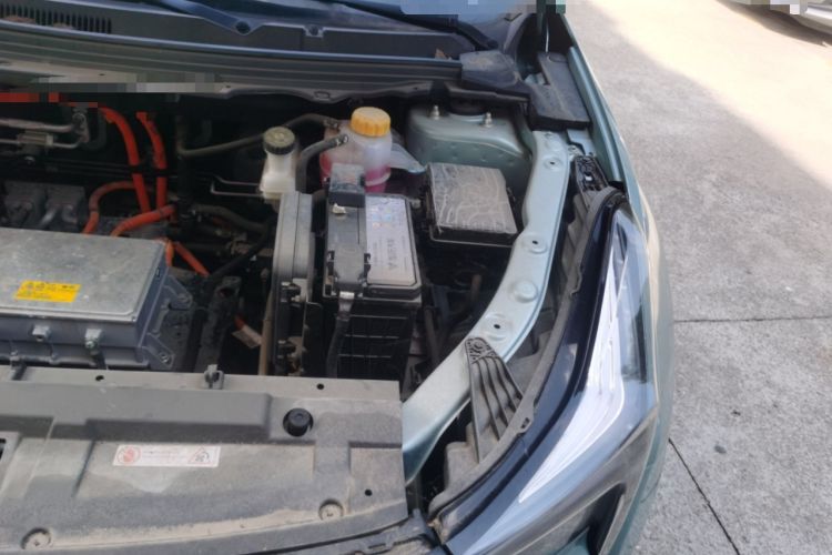 Used NETA U 2022 Zhi400 Pro Ternary Lithium Engine Bay Left