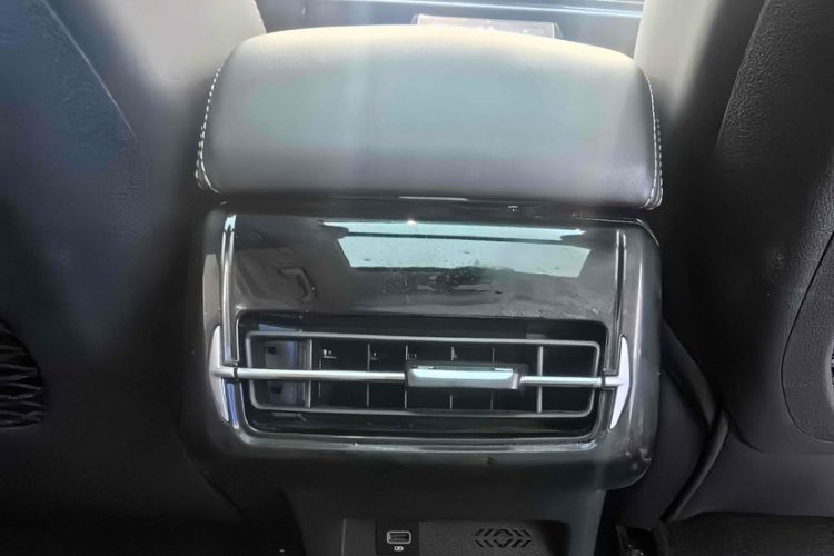 Used NETA U 2022 Chiiq 500 Lithium Iron Phosphate Interior 13