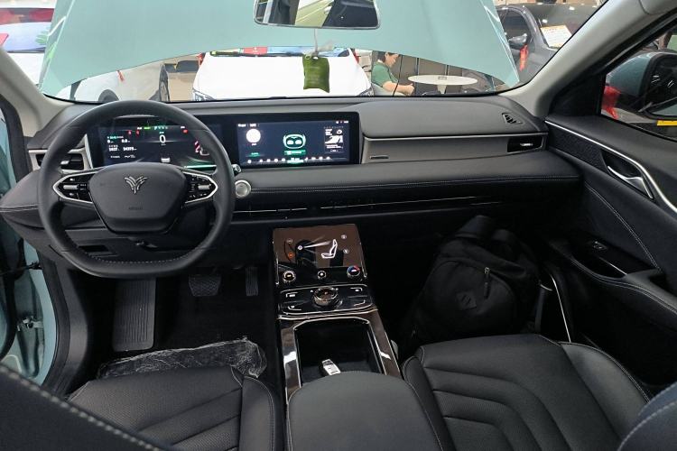 Used NETA U 2022 Pro 400 Comfortable Ride On-Demand Edition Interior 2