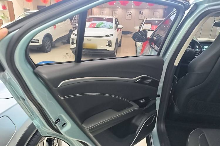 Used NETA U 2022 Pro 400 Comfortable Ride On-Demand Edition Interior 8