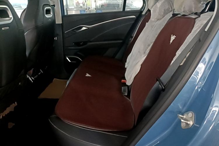 Used NETA U 2022 Chiiq 500 Lithium Iron Phosphate Left Rear Seat