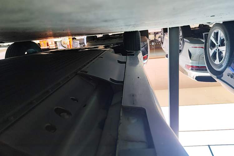Used NETA U 2022 Chiiq 500 Lithium Iron Phosphate Left Side Sill