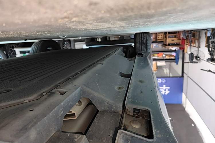 Used NETA U 2022 Chiiq 500 Lithium Iron Phosphate Right Side Sill
