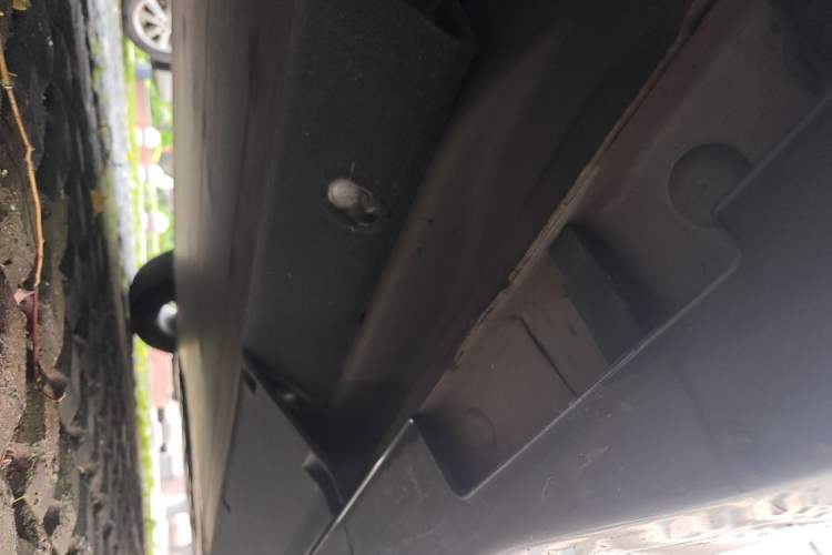 Used NETA U 2022 Zhi400 Pro Lithium Iron Phosphate Chassis Rear Right