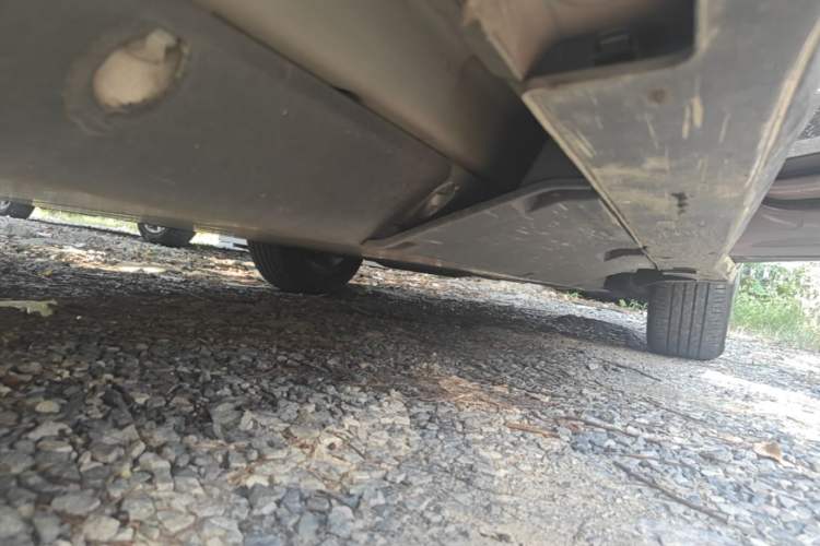 Used NETA U 2022 Zhi400 Pro Ternary Lithium Right Side Sill