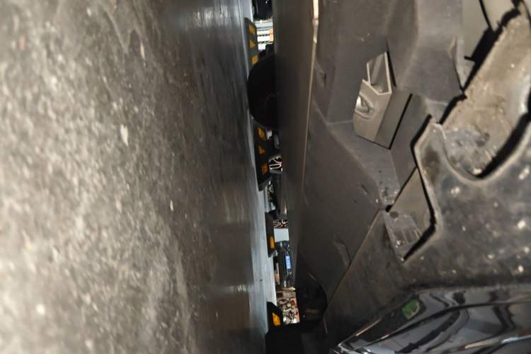 Used NETA U 2022 Neta U-Ⅱ 400 Lithium Iron Phosphate Chassis Front Left