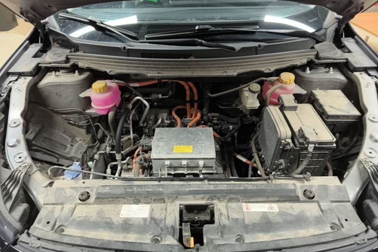 Used NETA U 2022 Zhi 400 Lithium-Nickel-Manganese-Cobalt Energy System Engine Bay