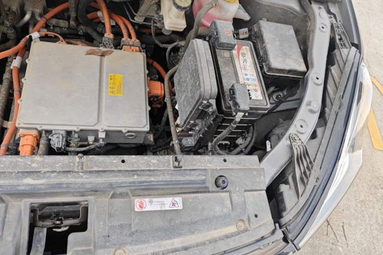 Used NETA U 2022 Chiiq 500 Lithium Iron Phosphate Engine Bay Left