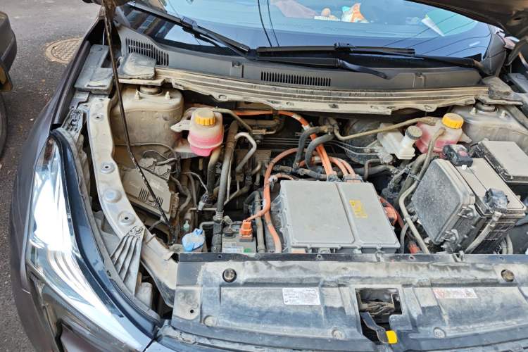 Used NETA U 2022 Zhi400 Pro Lithium Iron Phosphate Engine Bay Right