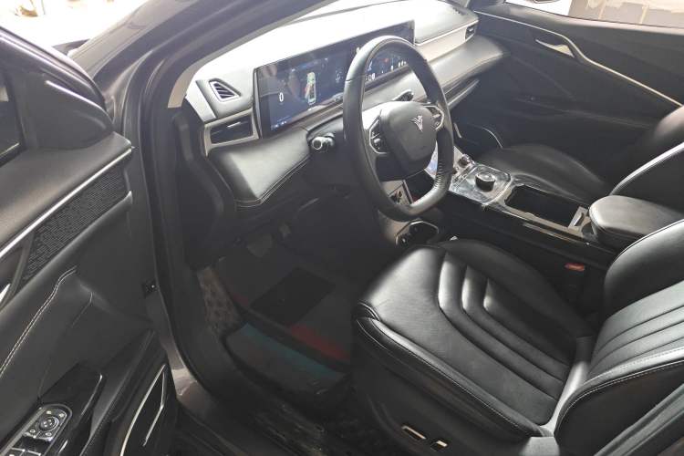 Used NETA U 2022 NETA U-Ⅱ 610 Ternary Lithium Interior 3