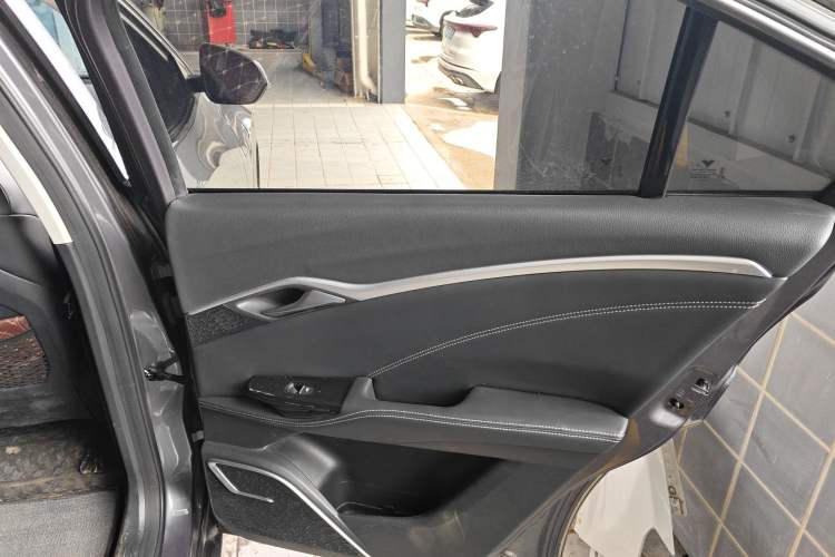 Used NETA U 2022 NETA U-Ⅱ 610 Ternary Lithium Interior 6