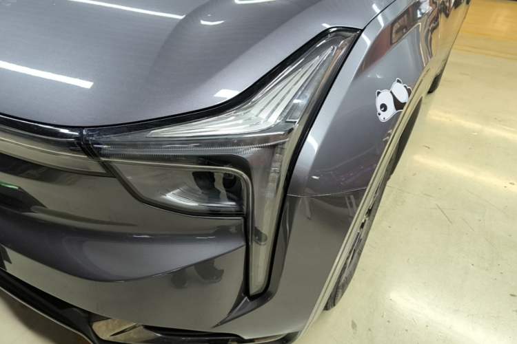 Used NETA U 2022 Zhi 400 Lithium-Nickel-Manganese-Cobalt Energy System Left Front Headlight