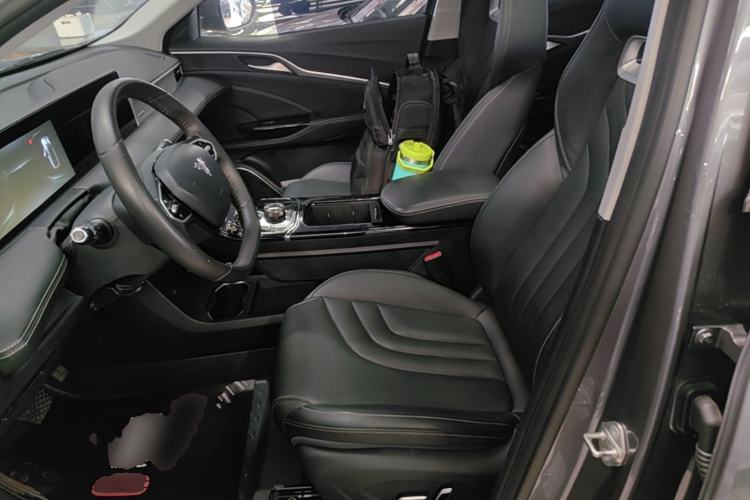 Used NETA U 2022 Zhi 400 Lithium-Nickel-Manganese-Cobalt Energy System Left Front Seat