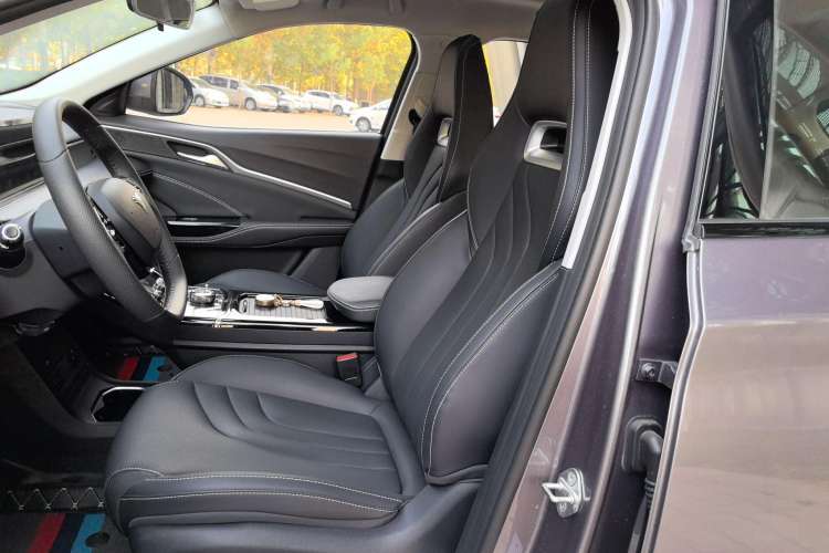 Used NETA U 2022 Neta U-Ⅱ 610 Deluxe Edition Left Front Seat