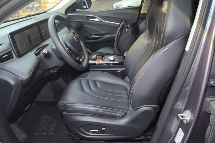Used NETA U 2022 Chiiq 500 Ternary Lithium Left Front Seat
