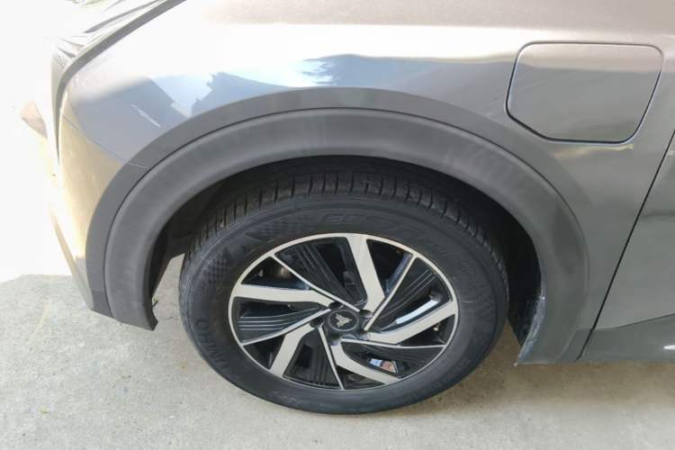 Used NETA U 2022 Pro 400 Comfort Edition Left Front Wheel Hub