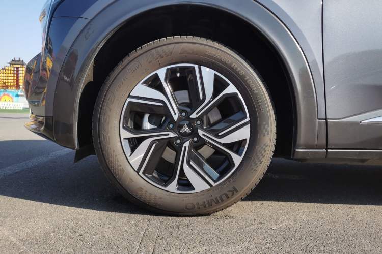 Used NETA U 2022 NETA U-Ⅱ 400 Lite Ternary Lithium Left Front Wheel Hub