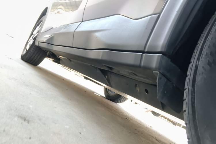 Used NETA U 2022 Pro 400 Comfort Edition Left Side Sill